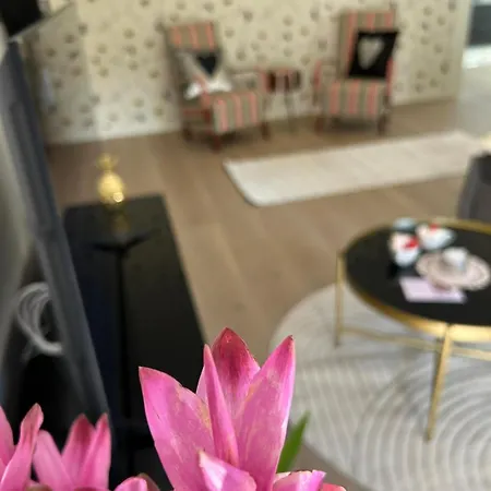 Apartmán Cozy 2-room Flat With Sauna And Work Desk *